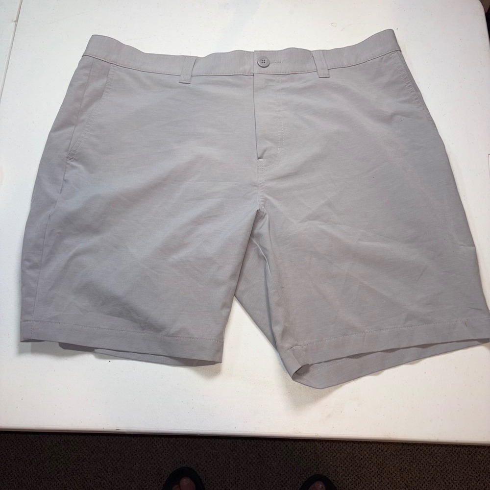 TravisMathew Beck Grey Performance Golf Shorts Mens 38 Stretch Hybrid